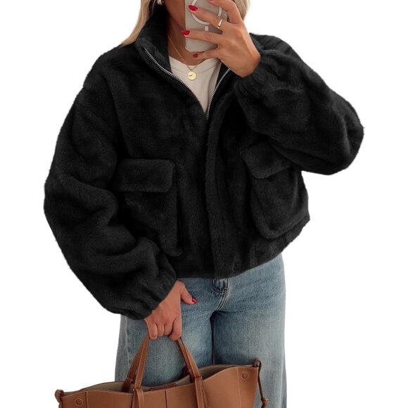 Jackets & Blazers - Luxurious Women's Cropped Faux Fur Jacket with Snug Cuffs - Winter Essential